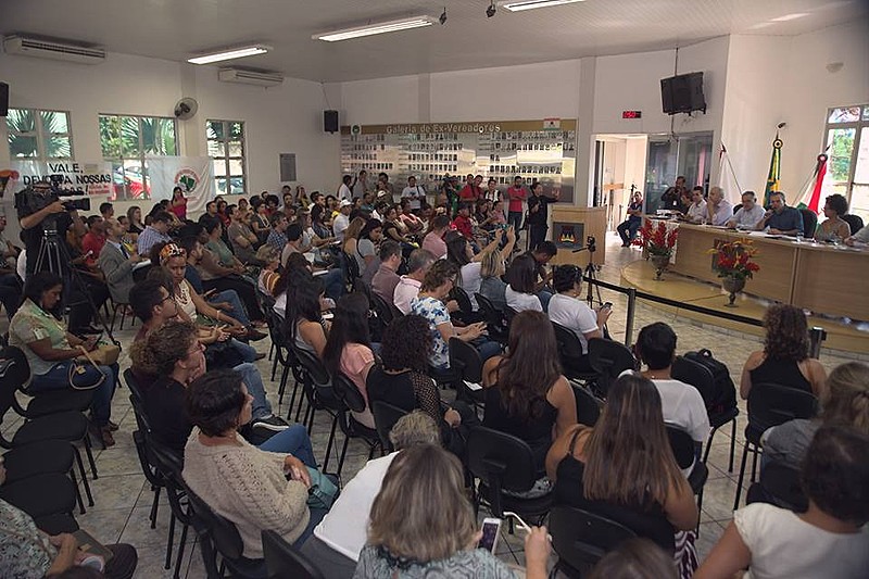 Mais de 100 pessoas participaram da audiência na Câmara Municipal
