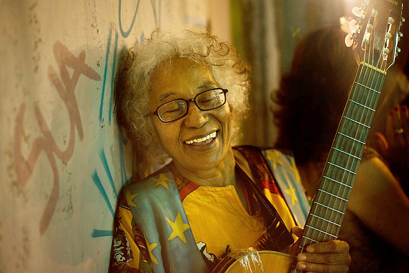 Cátia nasceu na Paraíba e, como ela mesma diz, tem “acidentalmente” 71 anos
