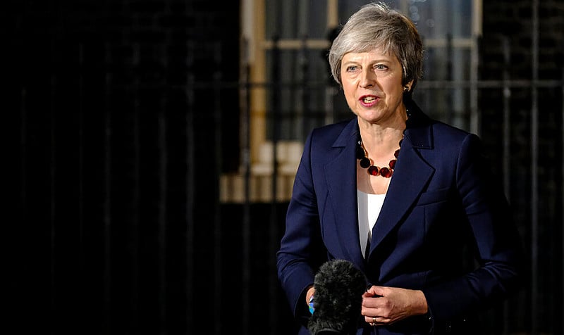 Theresa May irá enfrentar moção de desconfiança e pode perder o cargo