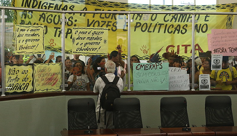 Indígenas protestam na Câmara em Santarém contra construção do porto da Embraps