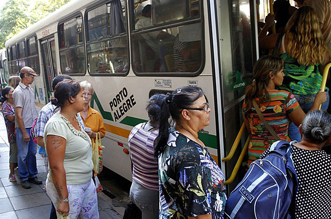 No projeto encaminhado para a Câmara, Marchezan mantém a demissão dos 3.600 cobradores
