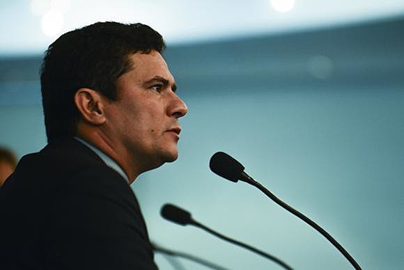 Revista Isto É já adiantou a sentença do juiz Sérgio Moro sobre Lula