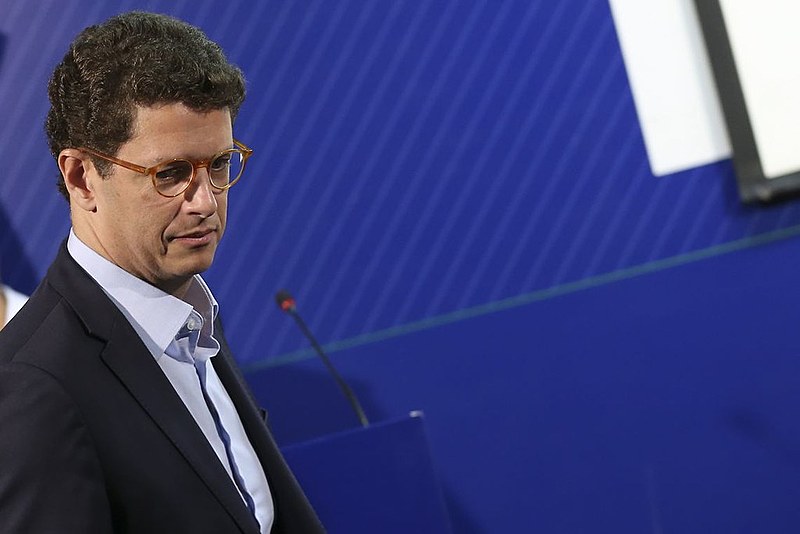 O papel do ministro do Meio Ambiente é justamente destruir a pauta ambiental, acredita professor.