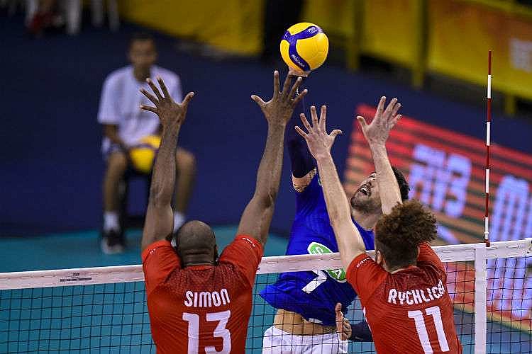 Italianos venceram a partida por 3 sets a 1
