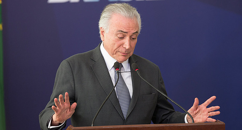 Temer negocia e concede medidas de interesse de bancada para garantir apoio político