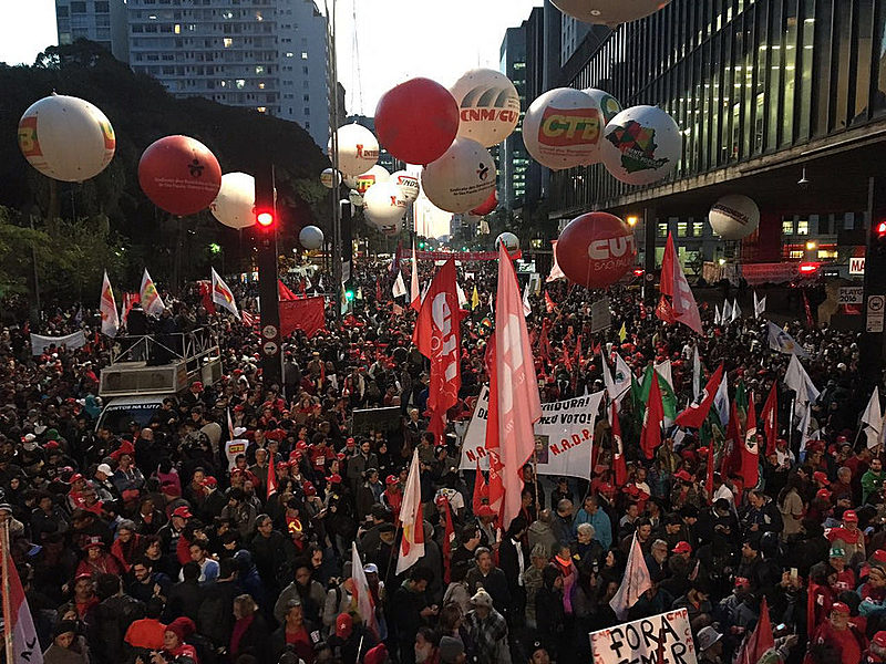 A manifestação reuniu cerca de 100 mil pessoas na Av. Paulista, segundo os organizadores.