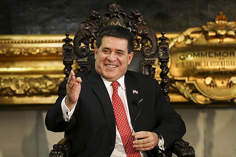 Cartes renunciou à Presidência do Paraguai