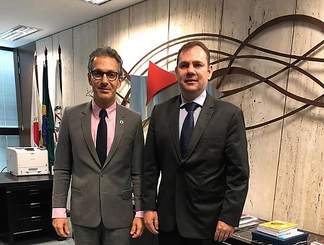 "Estive hoje com a Samarco. Conversamos sobre os 14.500 empregos que serão gerados com a retomada da atividade da empresa", postou Zema