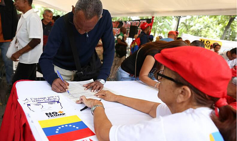 Governo da Venezuela espera recolher 13 milhões de assinaturas com a campanha "No + Trump"