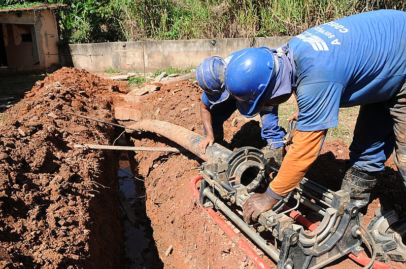 Mais de 100 milhões de pessoas ainda dependem de fossas ou alternativas mais precárias para descartar seu esgoto