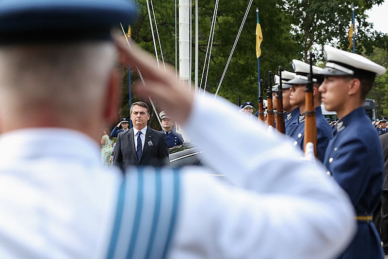 Paradoxo Bolsonaro: desgaste público do governo e fortalecimento interno