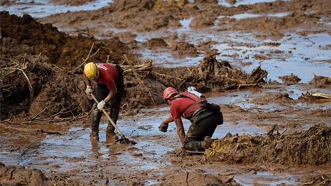Em Brumadinho (MG), rompimento da barragem da mina Córrego do Feijão deixou pelo menos 248 mortos; outros 22 corpos continuam soterrados