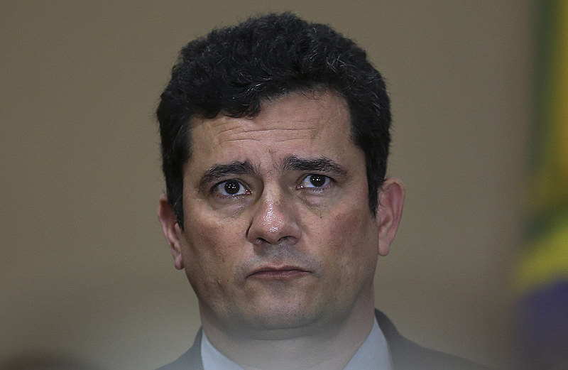 Reportagens com mensagens de Moro foram anexadas pela defesa