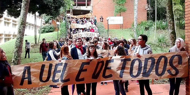 “Cortejo #ForçaUEL” ocorreu dentro do campus e reuniu cerca de 600 estudantes, servidores e professores