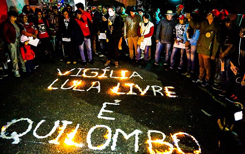 “Boa noite, presidente Lula!” neste domingo (22) na Vigília Lula Livre