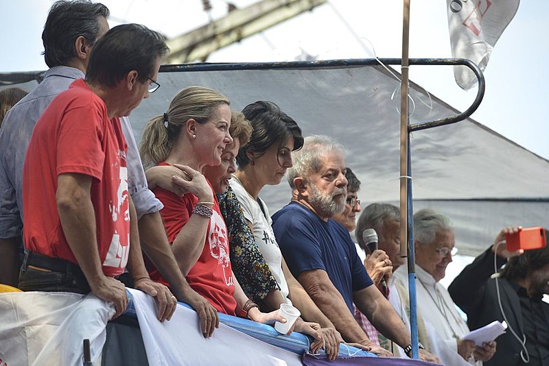 No dia 7 de abril completa um ano da prisão do ex-presidente Lula e o programa Brasil de Fato traz um especial na edição desta semana