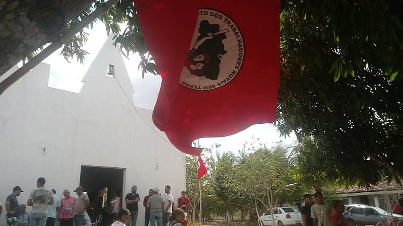 Comunidade aguarda ato político em frente a Capela Nossa Senhora Aparecida, no assentamento Zumbi dos Palmares, no município de Mari