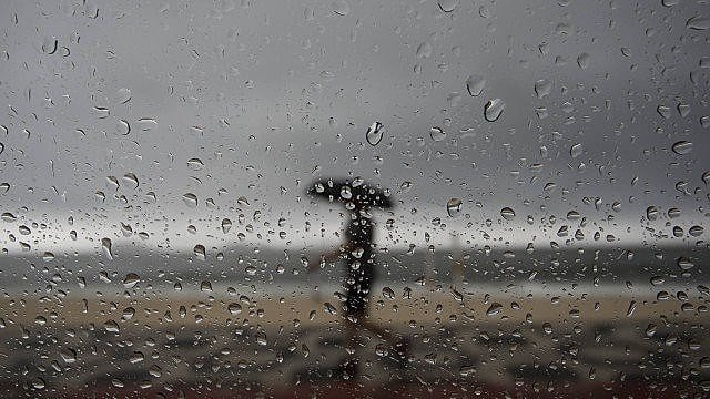 Quero a chuva como se fosse uma bênção do ano novo que vai nascer.