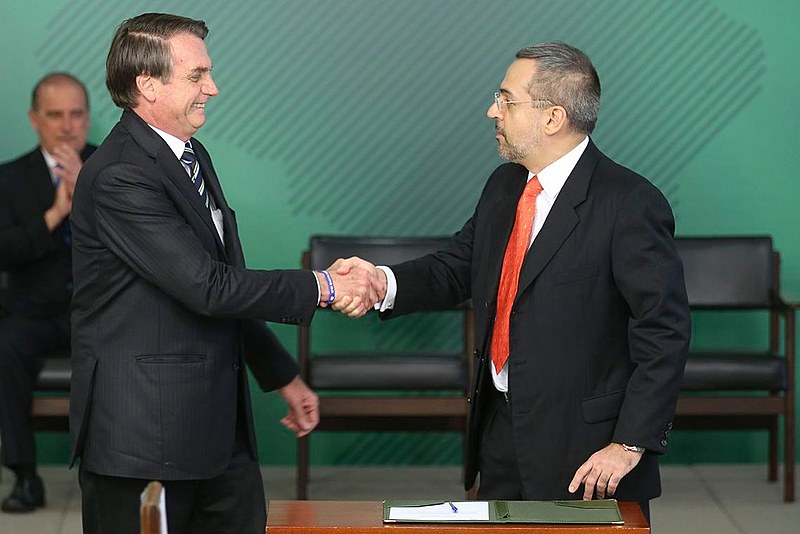 O presidente Jair Bolsonaro nomeou Abraham Weintraub como ministro da Educação no início do mês de abril