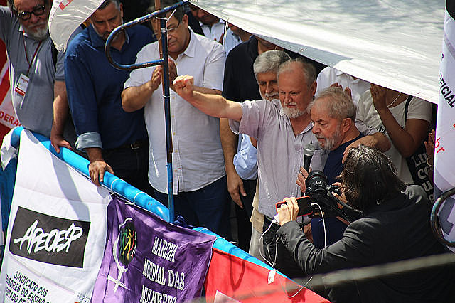 João Pedro Stedile, del MST, estuvo con Lula en el acto de apoyo al ex presidente organizado en el Sindicato de Metalúrgicos de ABC