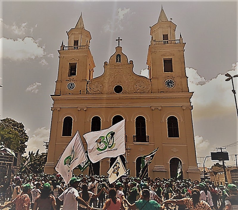 O encerramento do encontro contou com mais de 1200 camponeses quando foi realizada missa na Catedral da Paraíba e ato político.