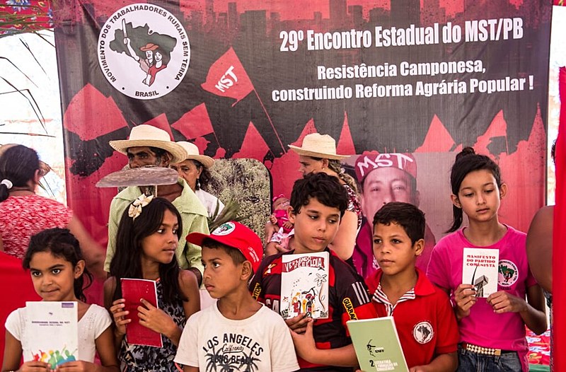 As crianças do MST estiveram presentes no Encontro e defenderam as escolas do campo.