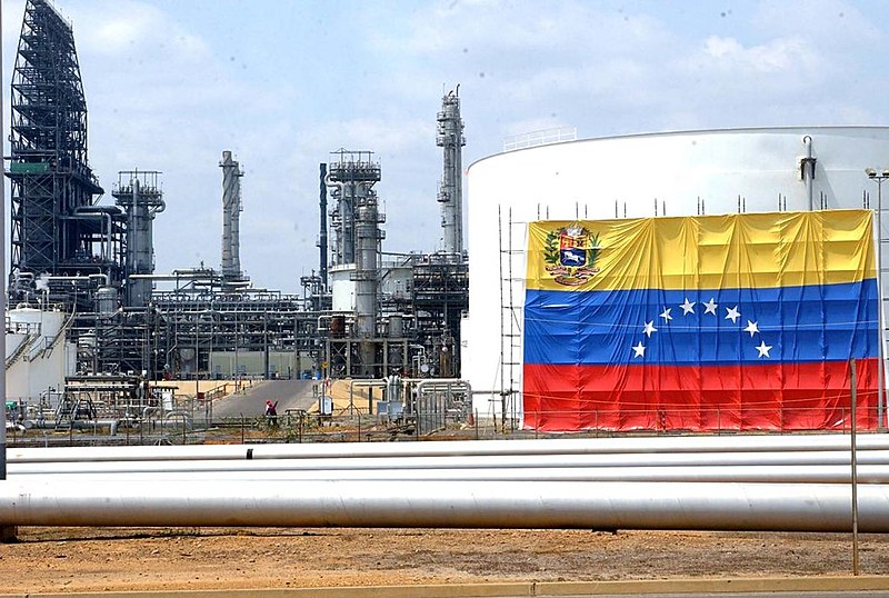 Entre los principales productos y bienes importados por Venezuela desde EE.UU. están productos refinados del petroleo