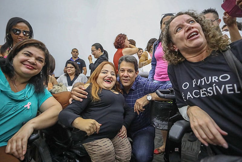 Haddad em São Paulo, encontra e assume compromisso com pessoas com deficiência. "Nosso desafio é amar o diferente"