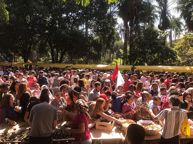 Um banquete agroecológico foi servido aos participantes no encerramento do IV Encontro Nacional de Agroecologia
