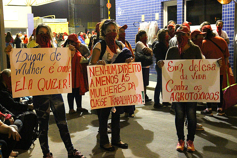 Ato das mulheres da Via Campesina em março deste ano em Porto Alegre (RS)
