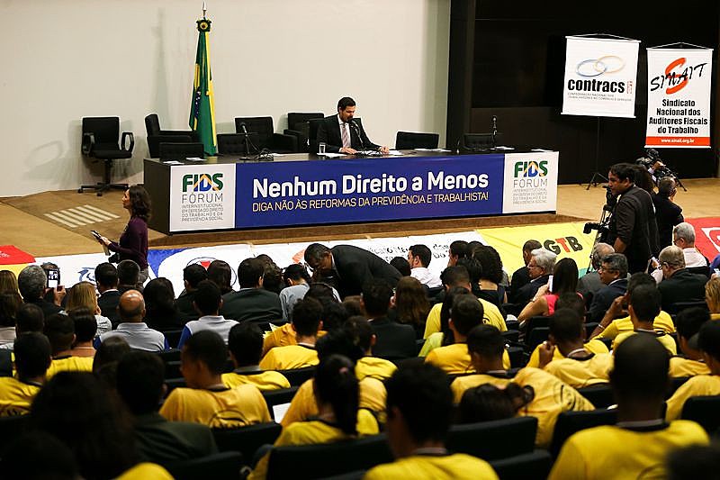 Ato público contra as reformas da previdência e trabalhista em Brasília