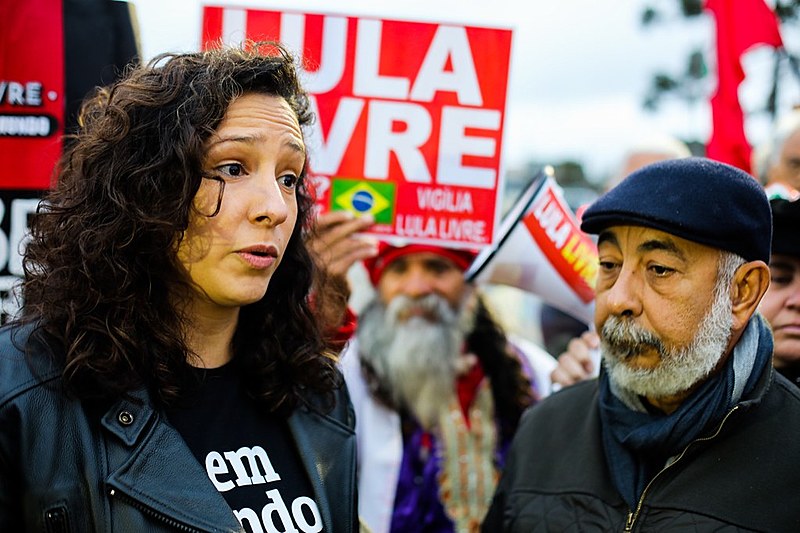 Após o encontro privado, que durou uma hora, a arquiteta foi à Vigília Lula Livre para relatar as impressões do diálogo com o petista
