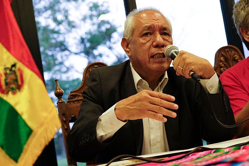 Embaixada recebeu manifestações de apoio de lideranças populares brasileiras nesta segunda (11), em Brasília (DF)