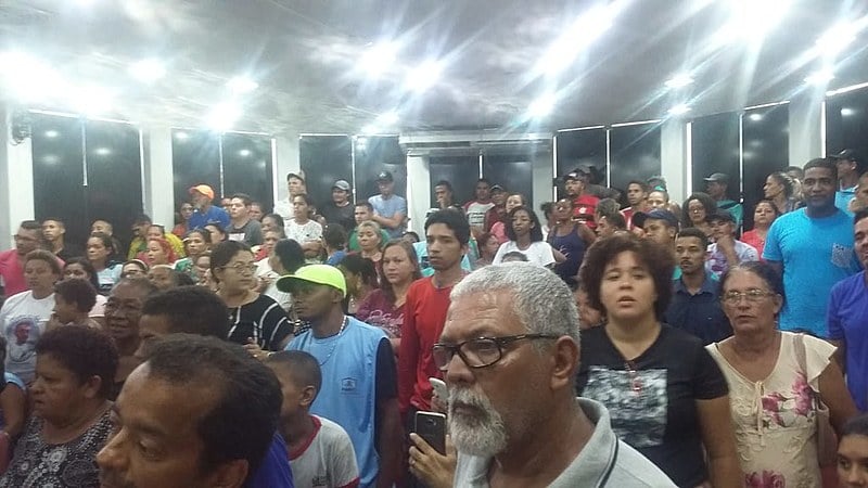 Ambulantes ocupam Câmara Municipal de João Pessoa