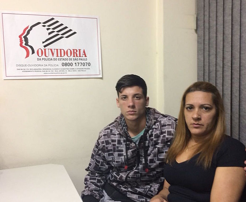Rhunan Carlos dos Santos e Sueli Maria de Lima, namorado e mãe de Brenda, morta com tiro nas costas por um policial militar à paisana