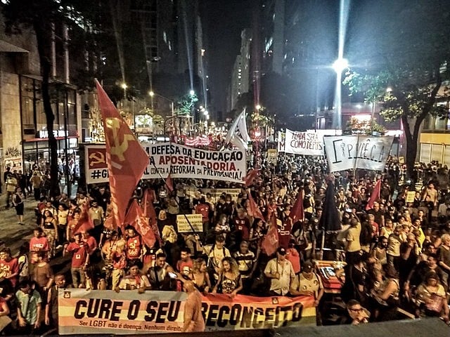 O atos também foram uma convocação para a greve geral de 14 de junho