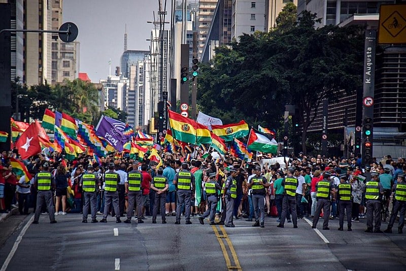 ato de solidariedade realizado em São Paulo, no domingo, reuniu cerca de 10 mil pessoas