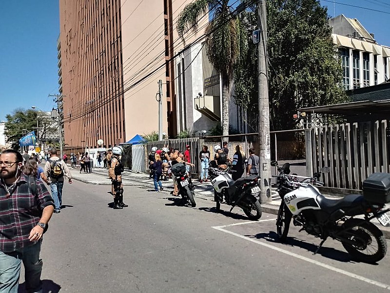 "Democracia tem que ser vivida, tem que ser exposta. Nós fomos denunciar o golpe na rua, como nós fazemos todos os dias"