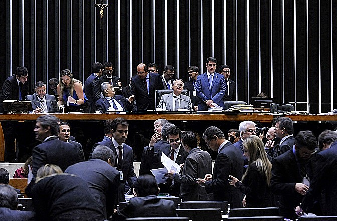 Proposta não foi votada na Comissão Mista de Orçamento por falta de quórum e, apesar disso, foi encaminhada para o plenário