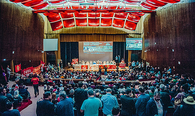 Evento lotou o teatro Dante Barone da Assembleia Legislativa do RS nesta segunda-feira (26)