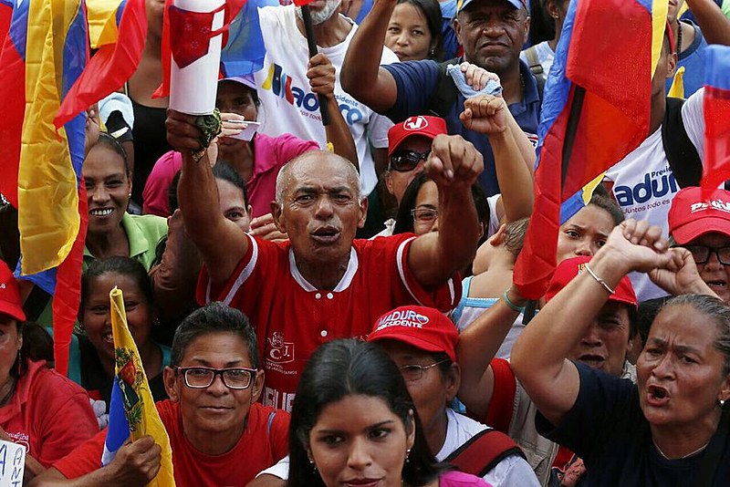 Venezuelanos vão às ruas de forma massiva em defesa da Revolução Bolivariana
