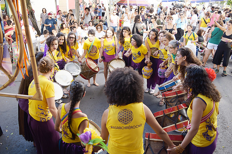 Grupo de maracatu Baque de Mina se apresentou no Festival Vivas Nos Queremos