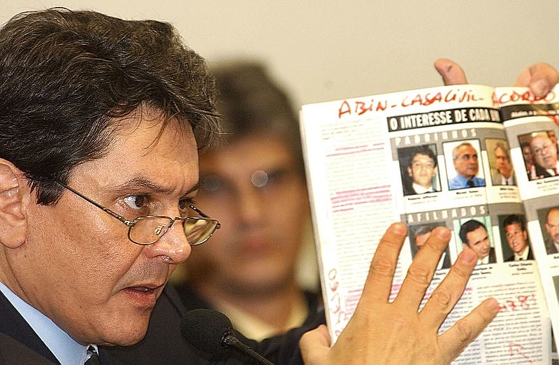 Roberto Jefferson durante reunião da CPMI dos Correios, em 2005