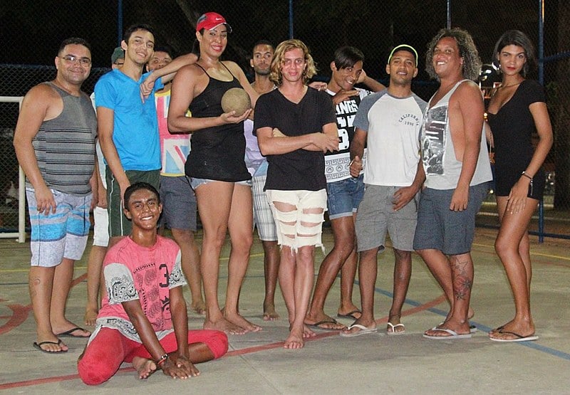 "O encontro para jogar surgiu da vontade de superar o preconceito que aquelas pessoas enfrentavam dentro do bairro".