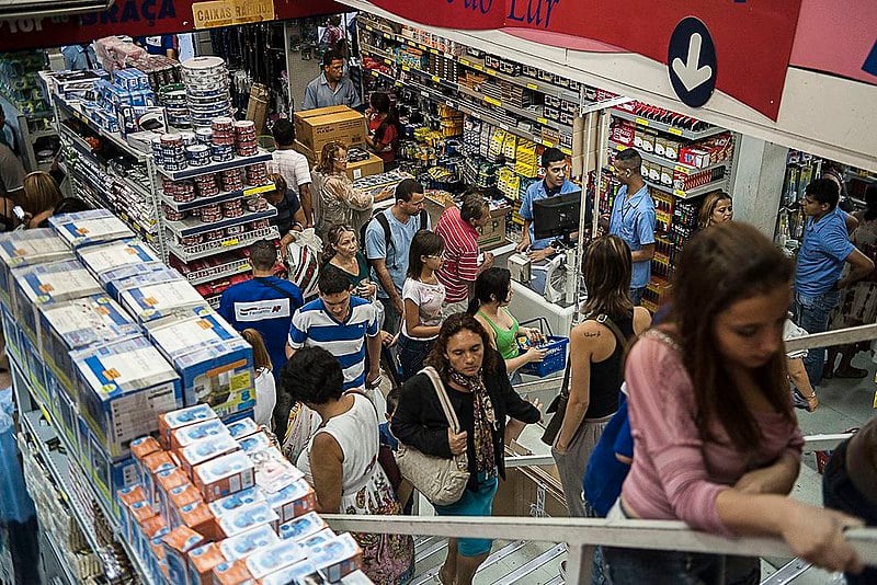 Em relação a junho do ano passado, o aumento da taxa de famílias endividadas foi de 5,4 pontos percentuais