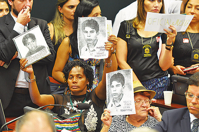O Atlas da Violência aponta que, de 1980 para 2016, os homicídios por arma de fogo subiram de 40% para 70% do total de assassinatos
