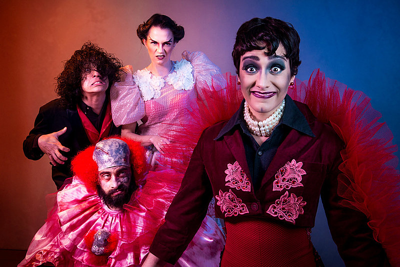 A peça "Sequestro no Trem Fantasma” é uma das que está em cartaz de segunda a sexta-feira, no Teatro do Saara
