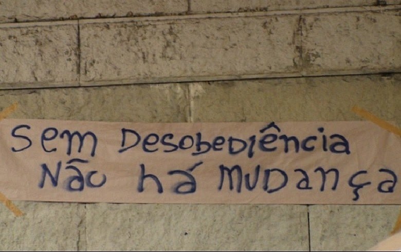 Desobedecer regras, de maneira pacífica, contra o estado opressor e autoritário, ainda não é consenso entre as lideranças no país