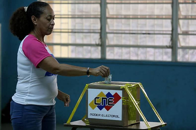 Participaram das eleições 51 partidos e organizações políticas