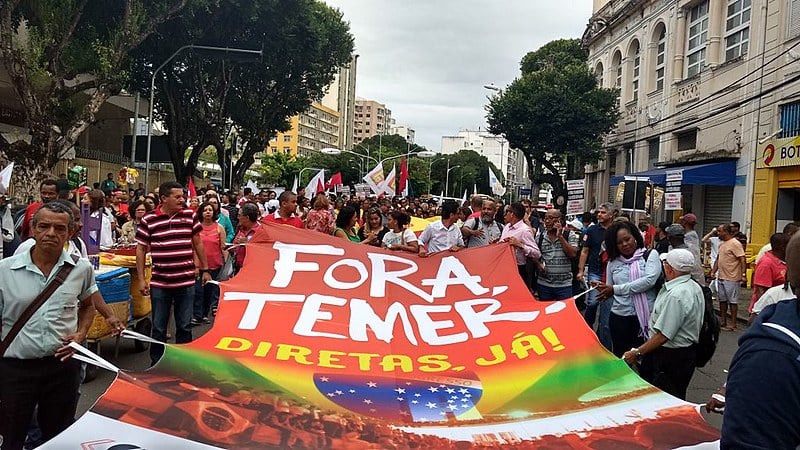 A Praça Campo Grande, no centro ficou tomada de bandeiras